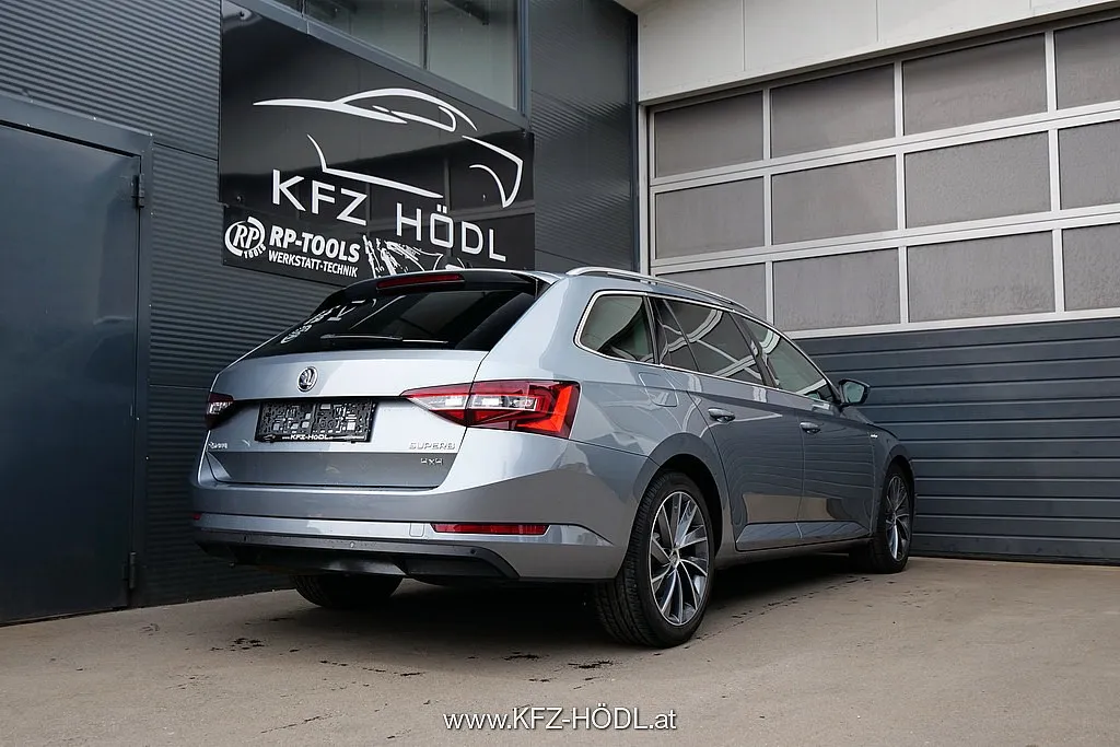 Skoda Superb 2,0 TDI 4×4 Laurin & Klement DSG Image 2